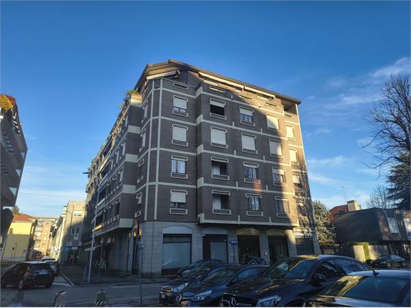 LIBERO SUBITO TRILOCALE con DOPPI SERVIZI a Meda (MB) VIA MAZZINI 49