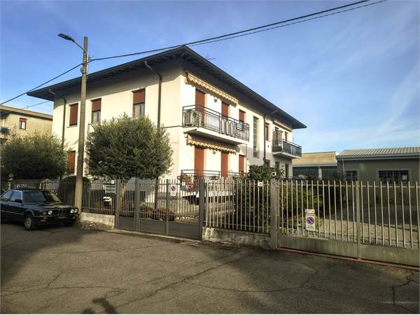 AMPIO 4 LOCALI in QUADRIFAMILIARE a MEDA - VIA LAGUNA  9