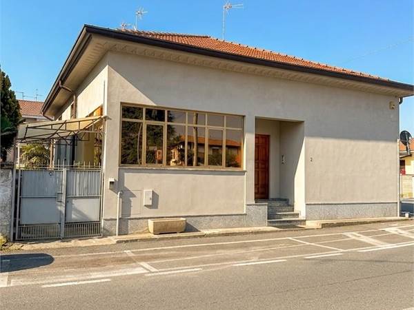 CASA SEMINDIPENDENTE SENZA SPESE CONDOMINIALI