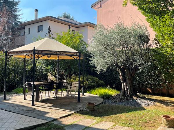 Villa a Schiera a Meda (MB) Via San Giorgio, 57